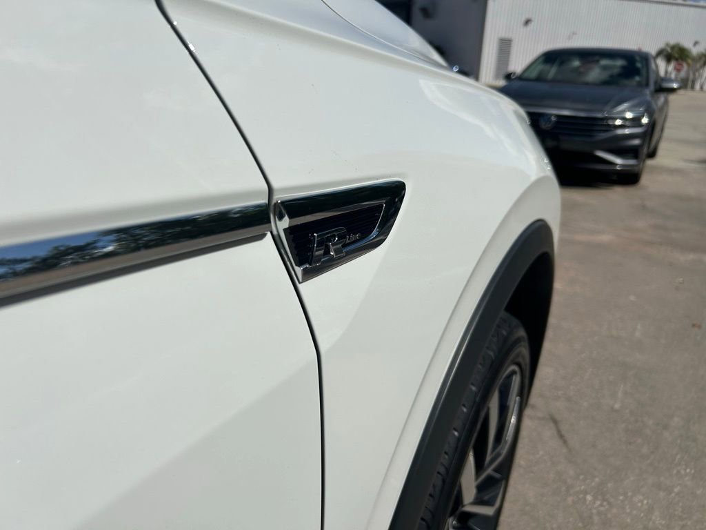 Used 2020 Volkswagen Tiguan SEL Premium R-Line AWD/4WD image 34