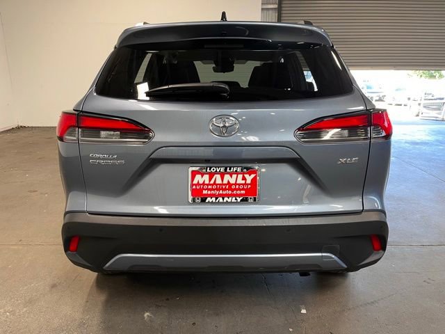 Used 2025 Toyota Corolla Cross XLE FWD image 4