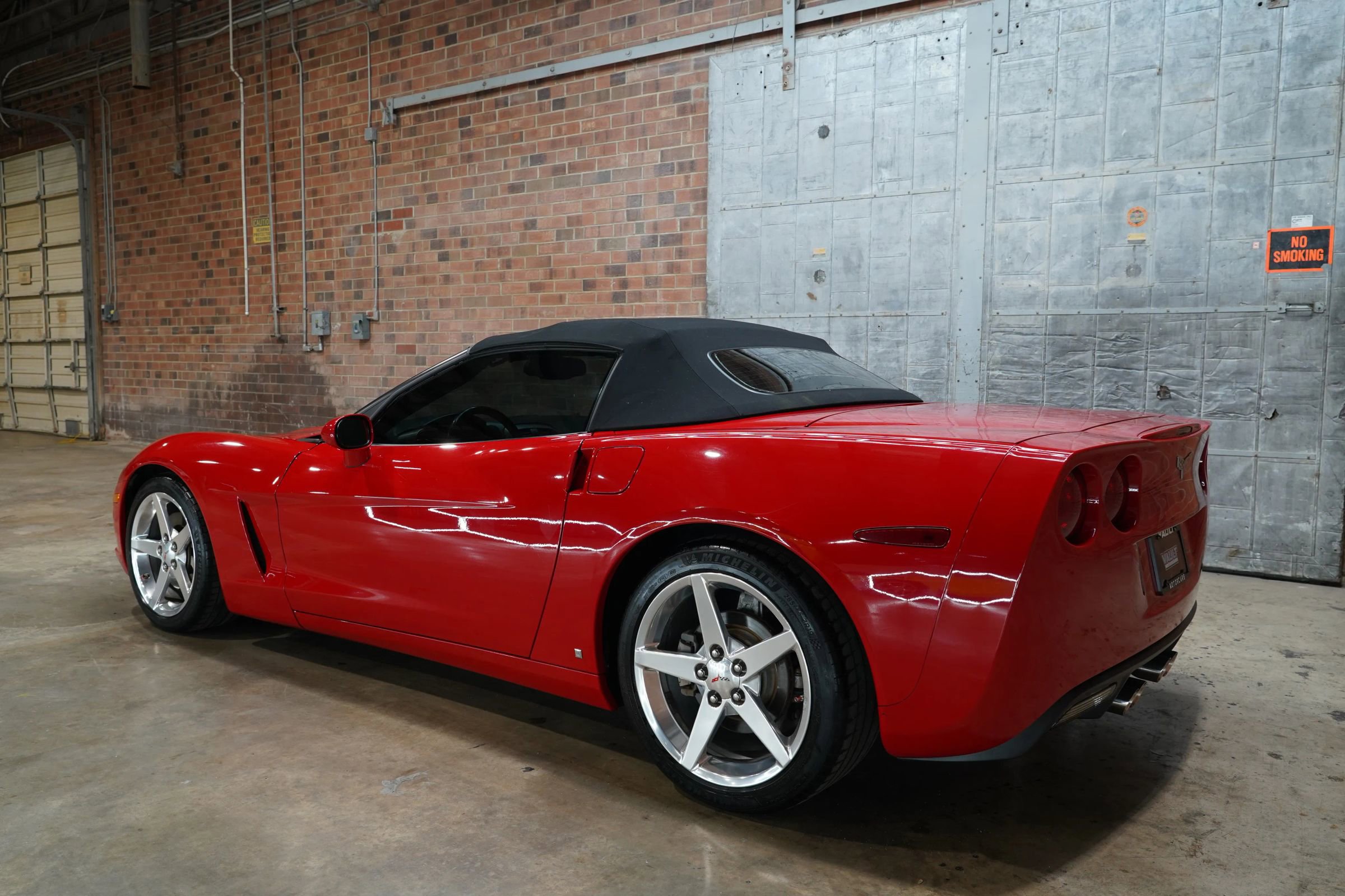 Used 2006 Chevrolet Corvette Convertible w/ Preferred Equipment Group RWD image 11