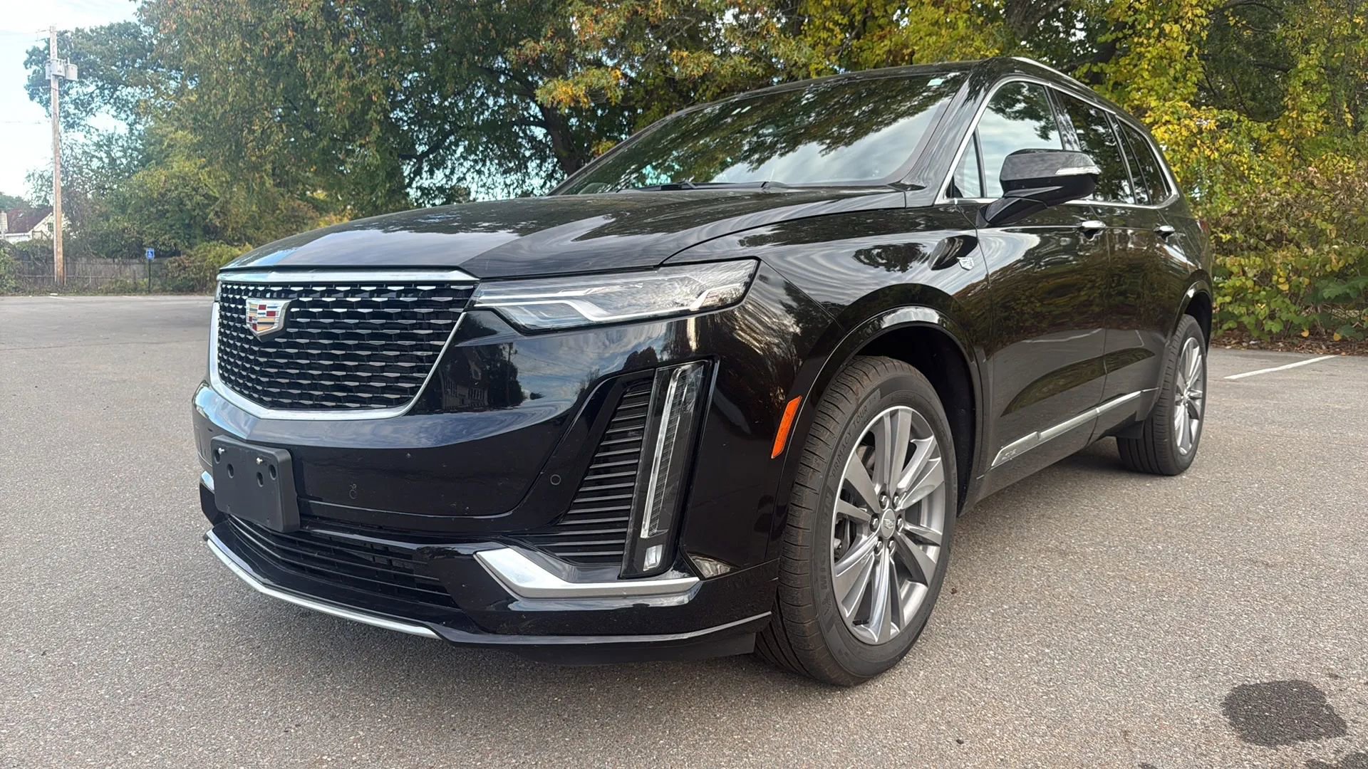 Used 2025 Cadillac XT6 Premium Luxury image 3