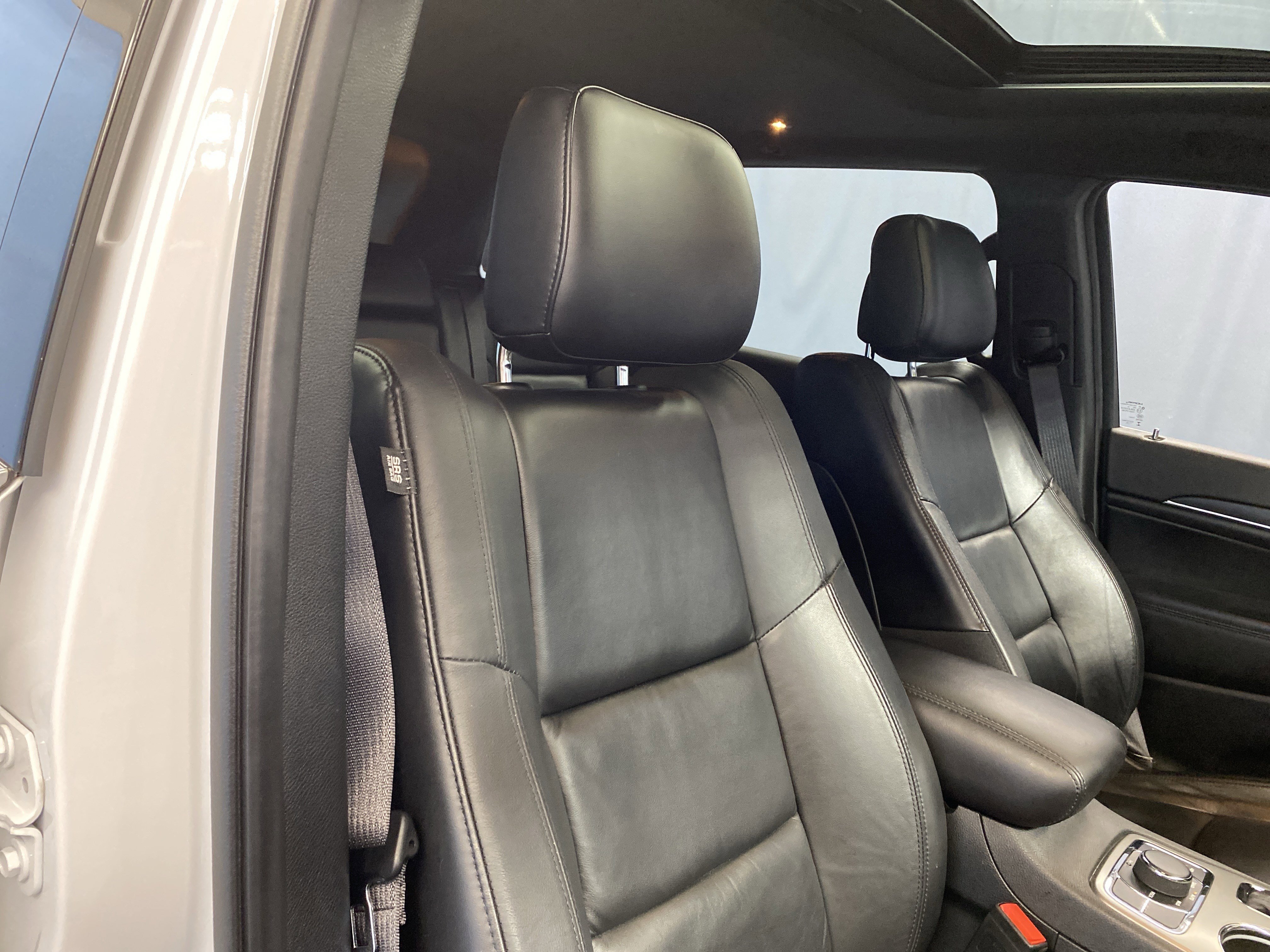 Certified 2022 Jeep Grand Cherokee Limited image 49