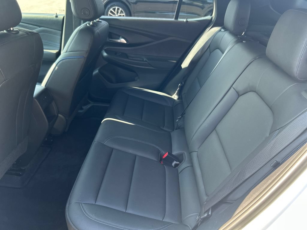 Used 2025 Buick Envista Sport Touring w/ Convenience I Package FWD image 23