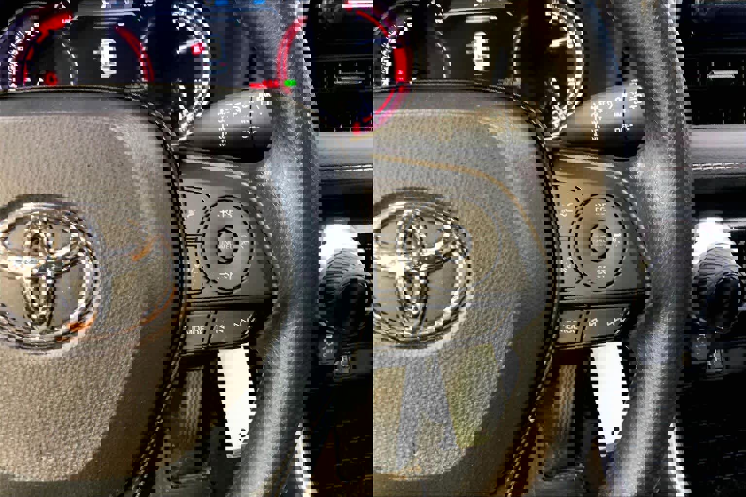 Used 2023 Toyota RAV4 LE image 24