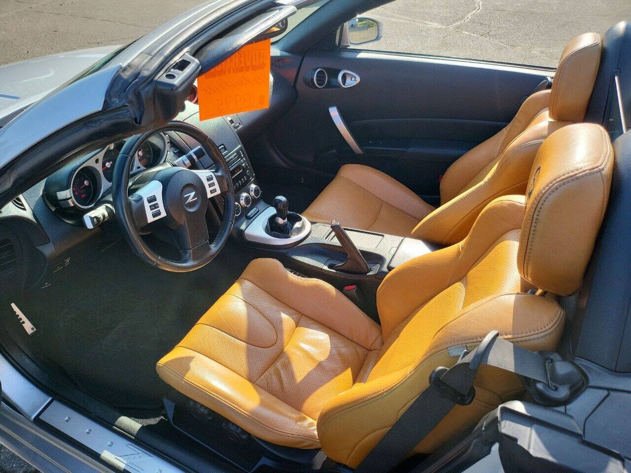 Used 2006 Nissan 350Z Enthusiast w/ (S02) Side Air Bags Pkg RWD image 23
