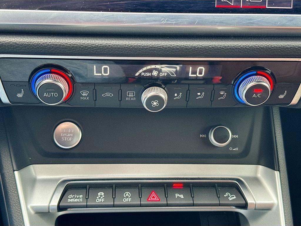 Used 2020 Audi Q3 2.0T Premium w/ Convenience Package image 18