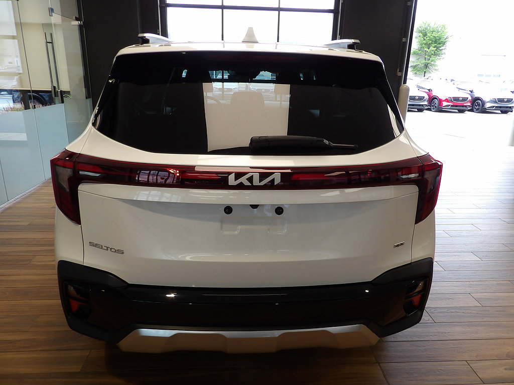 Used 2024 Kia Seltos EX AWD/4WD image 7