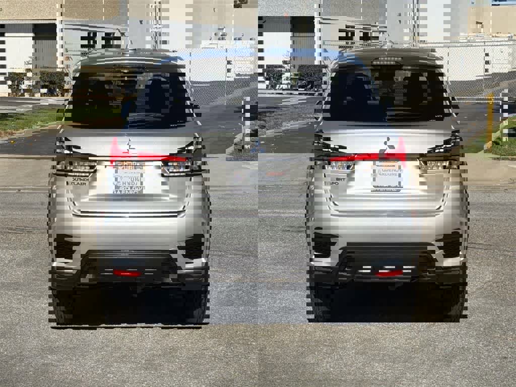 Used 2025 Mitsubishi Outlander Sport ES image 5