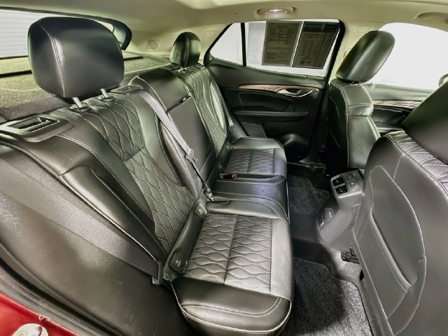 Used 2022 Buick Envision Avenir w/ Safety Package FWD image 34
