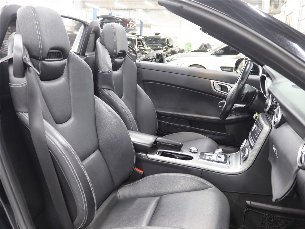 Used 2017 Mercedes-Benz SLC 300 image 18