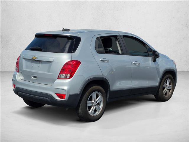 Used 2022 Chevrolet Trax LS w/ Tint and Cruise Package FWD image 5