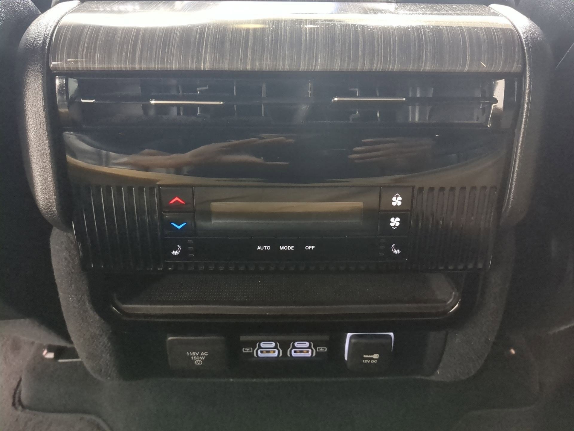 Used 2023 Jeep Wagoneer Series III w/ Preferred Equipment Group image 20