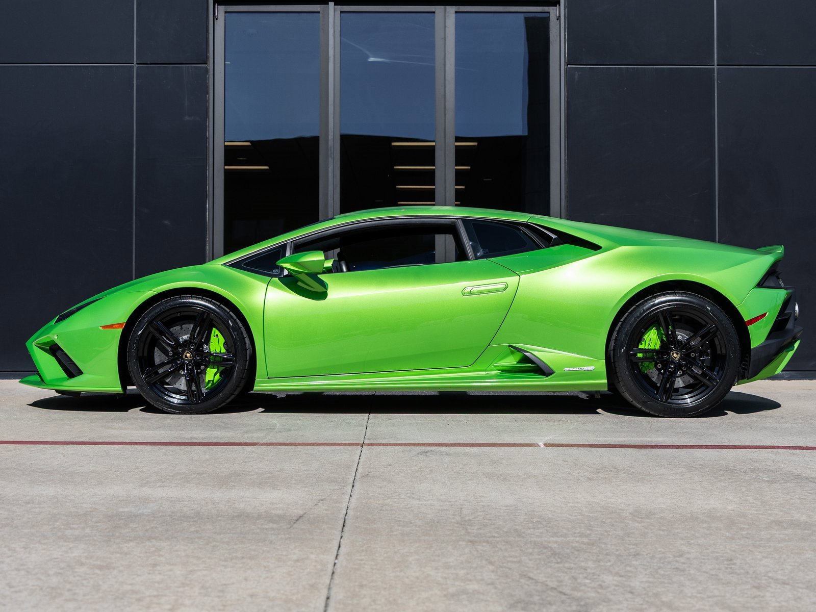 Used 2022 Lamborghini Huracan EVO image 9