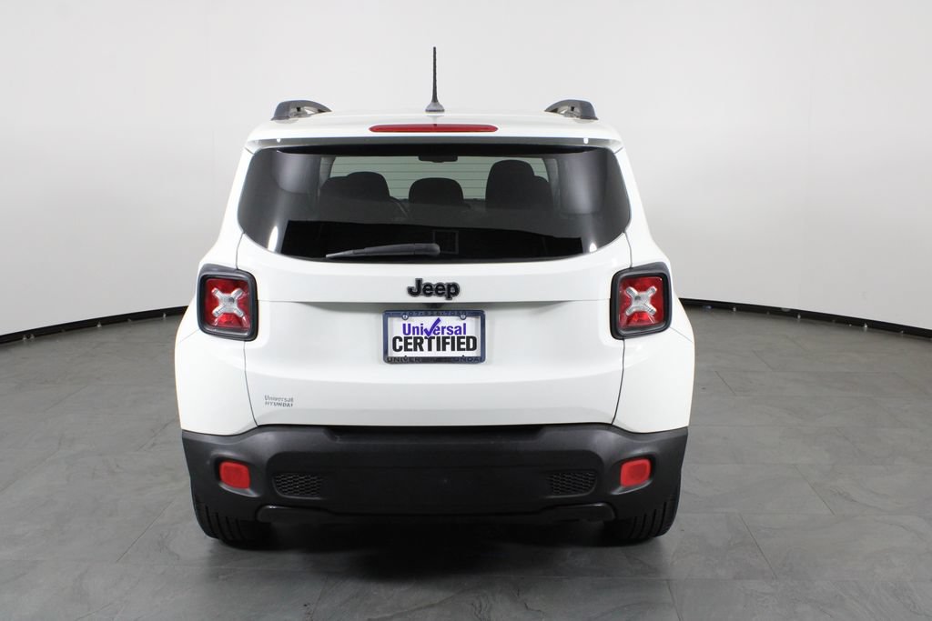 Used 2017 Jeep Renegade Altitude FWD image 10
