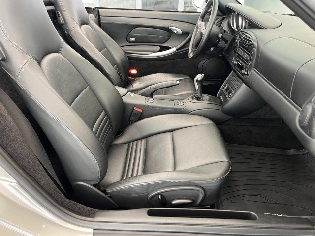 Used 2002 Porsche Boxster S image 14
