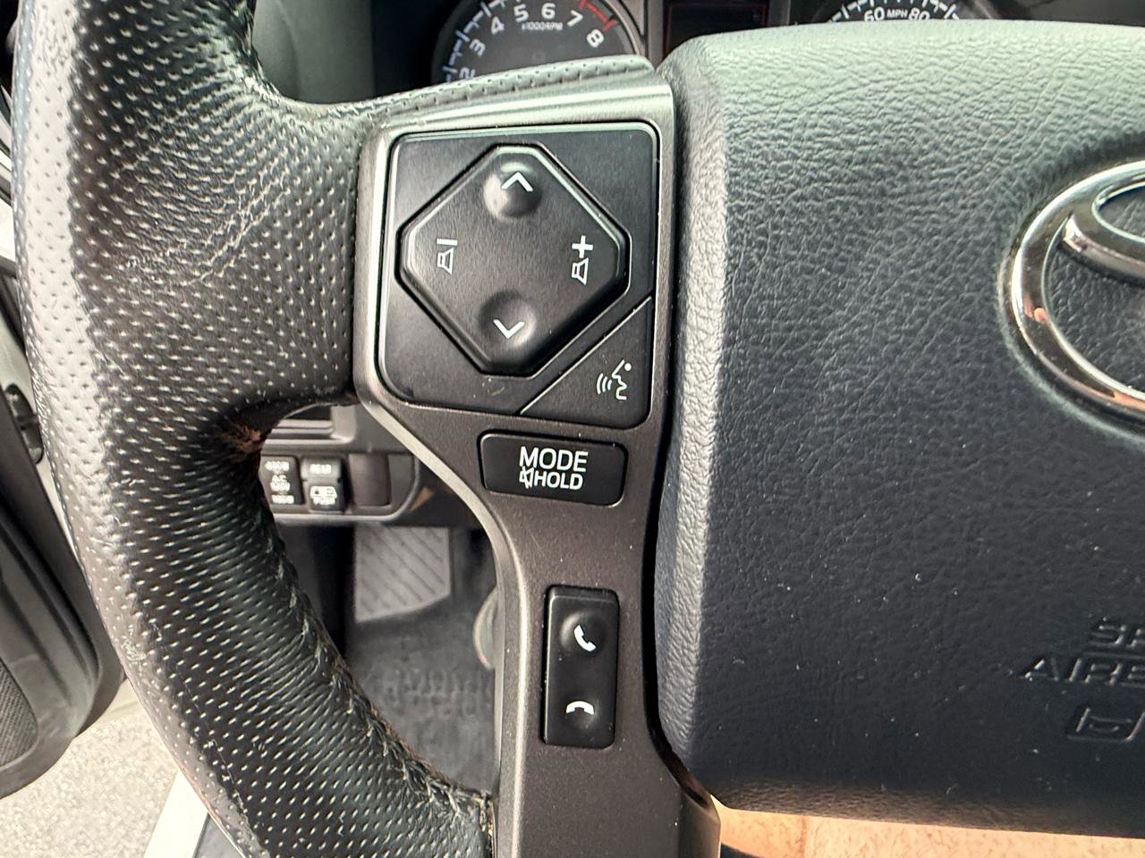 Used 2017 Toyota Tacoma TRD Sport w/ Premium & Technology Package image 21