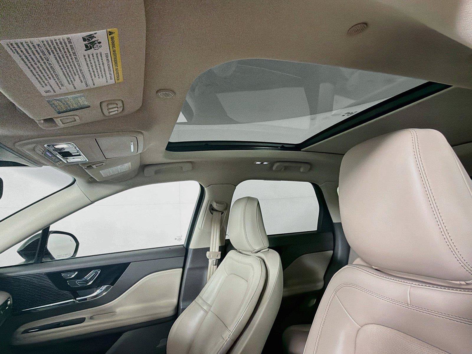 Used 2021 Lincoln Corsair AWD w/ Premium Package image 5