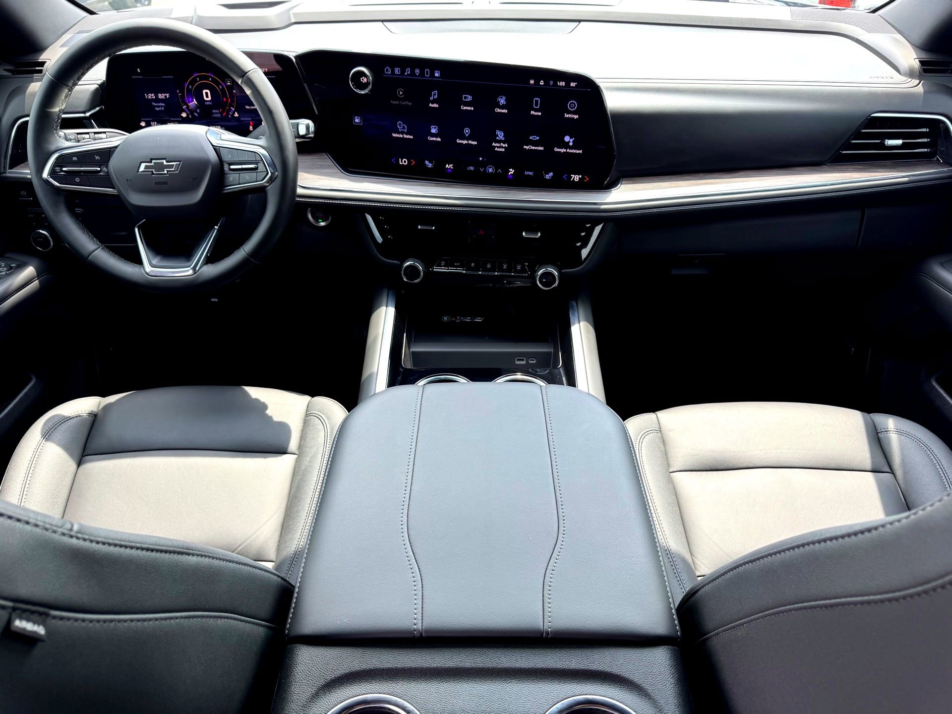 Used 2025 Chevrolet Tahoe Z71 w/ Comfort Package image 25