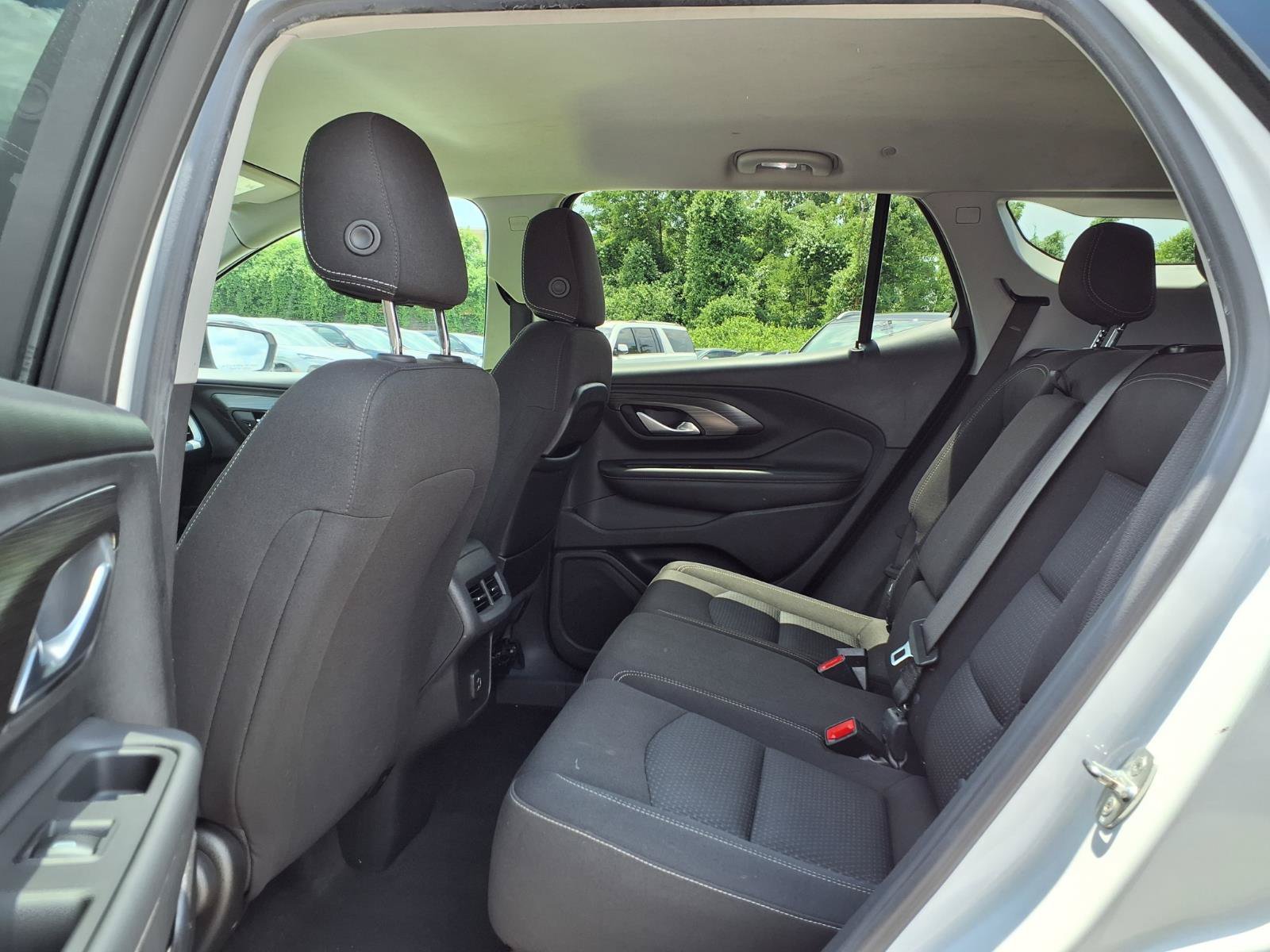 Used 2022 GMC Terrain SLE FWD image 24