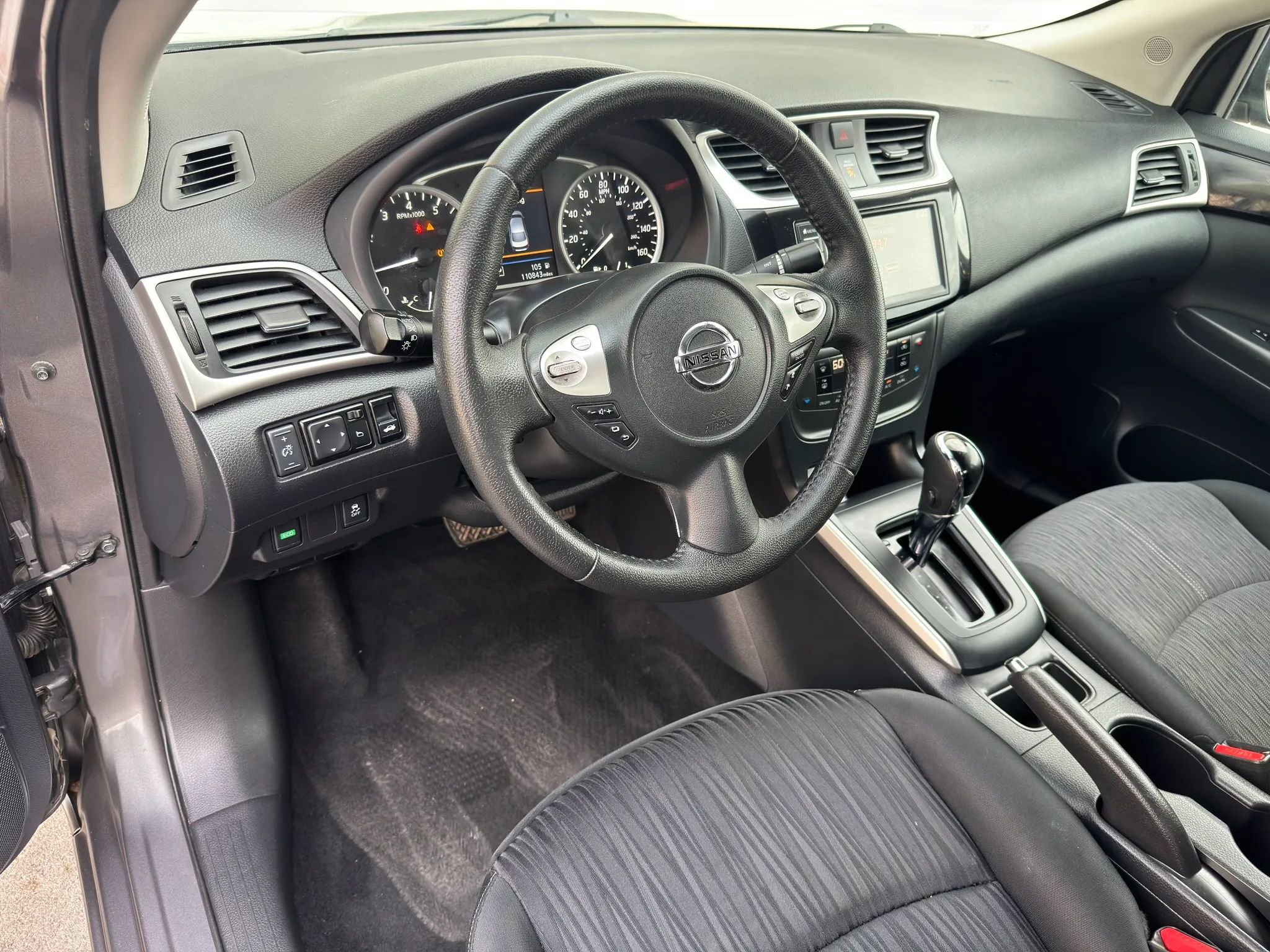 Used 2019 Nissan Sentra SV image 3