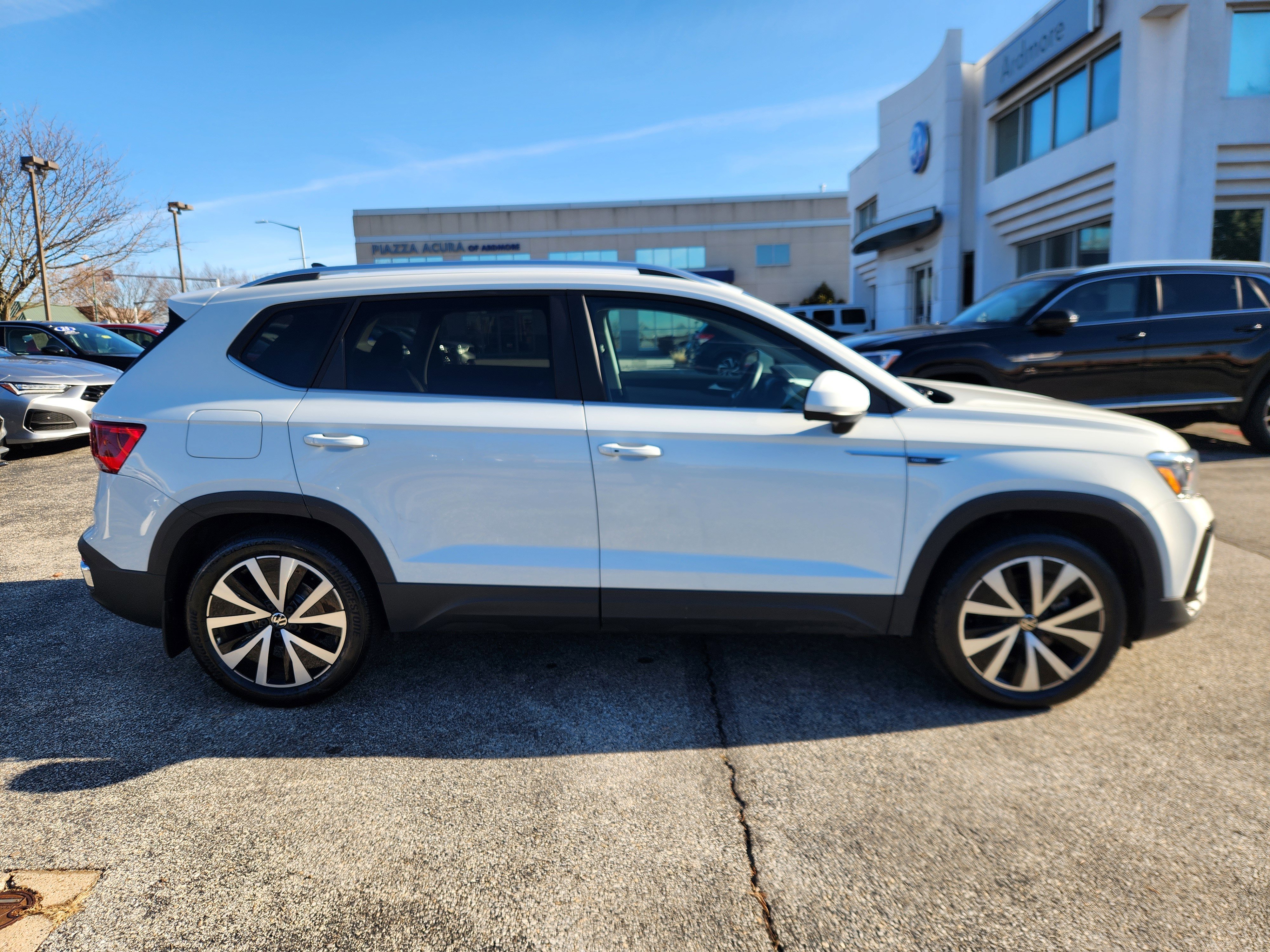 Certified 2023 Volkswagen Taos SE image 6