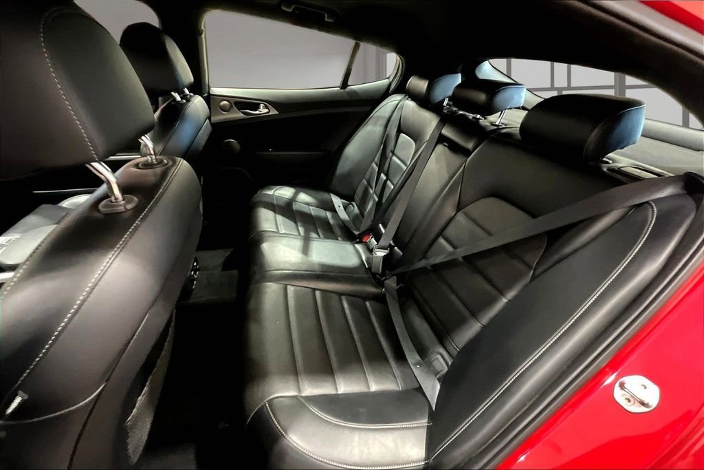 Used 2018 Kia Stinger GT2 AWD/4WD image 25
