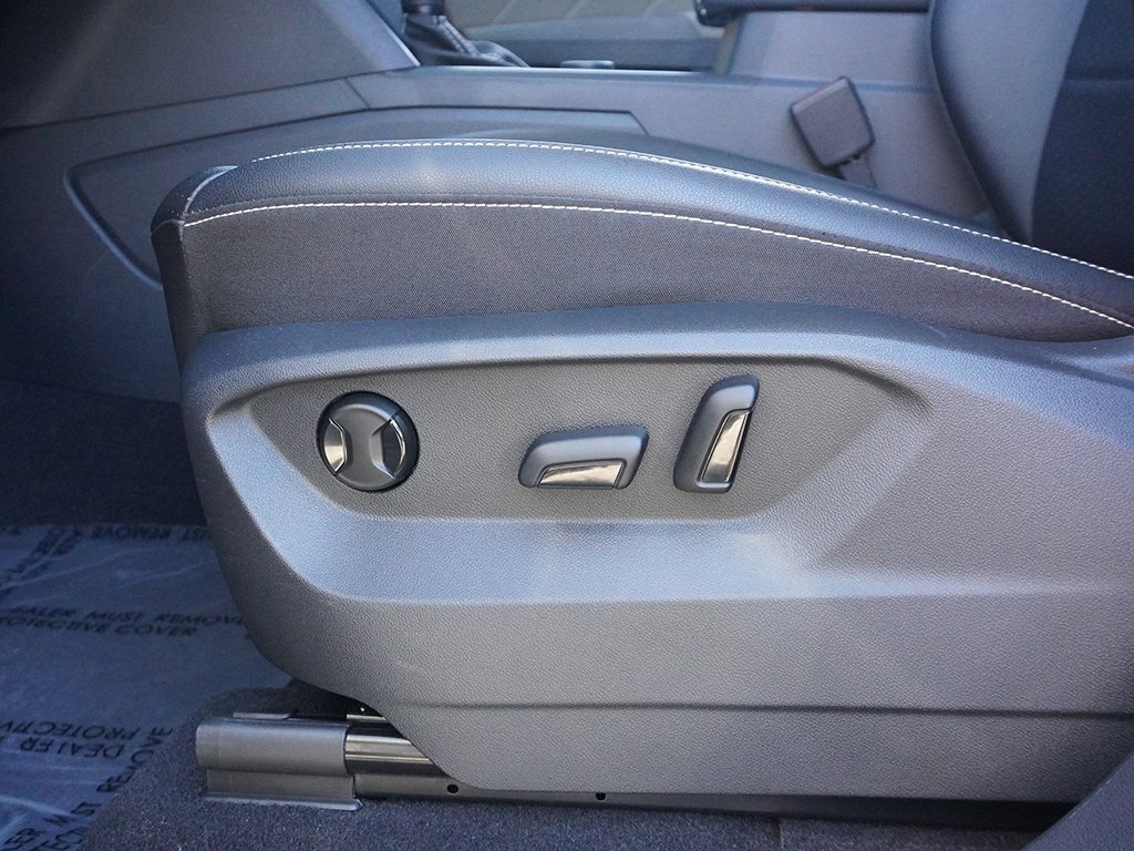 Used 2023 Volkswagen Atlas SE image 32