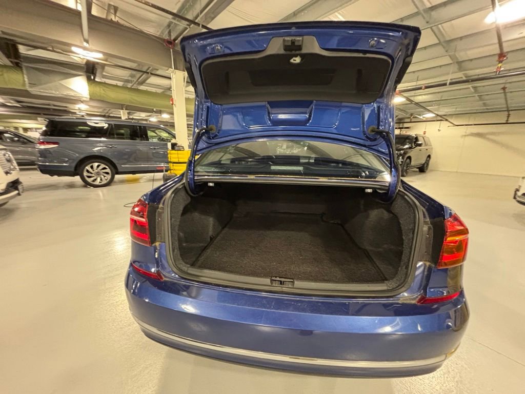 Used 2017 Volkswagen Passat 1.8T S FWD image 5