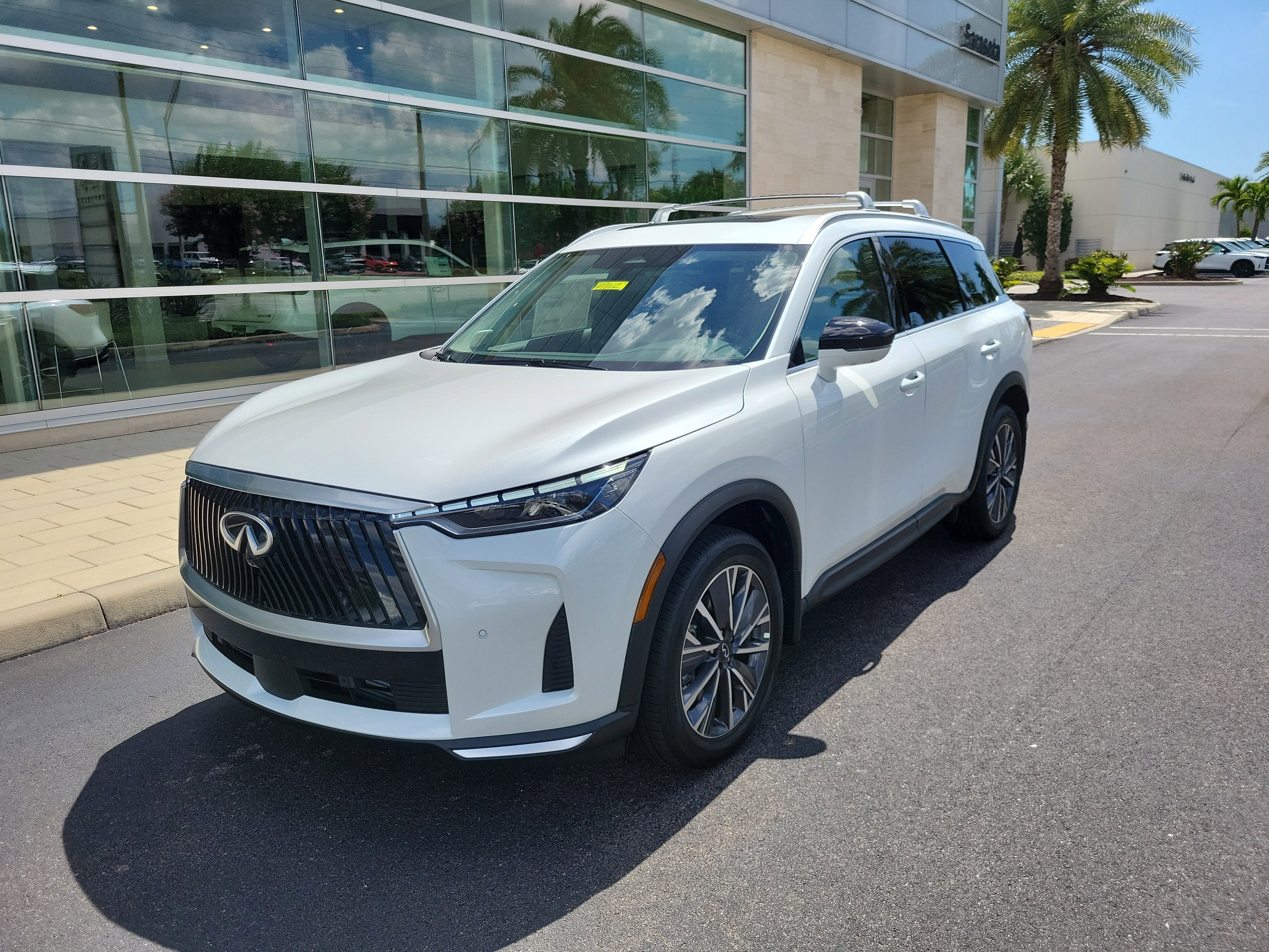 New 2027 INFINITI QX60 Luxe w/ Family Package FWD image 8