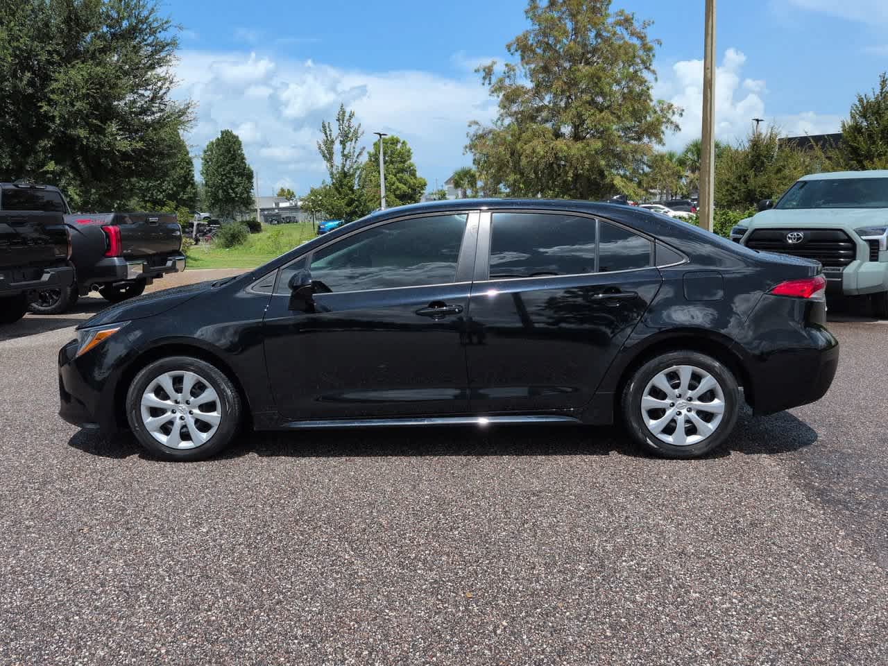 Certified 2024 Toyota Corolla LE FWD image 3