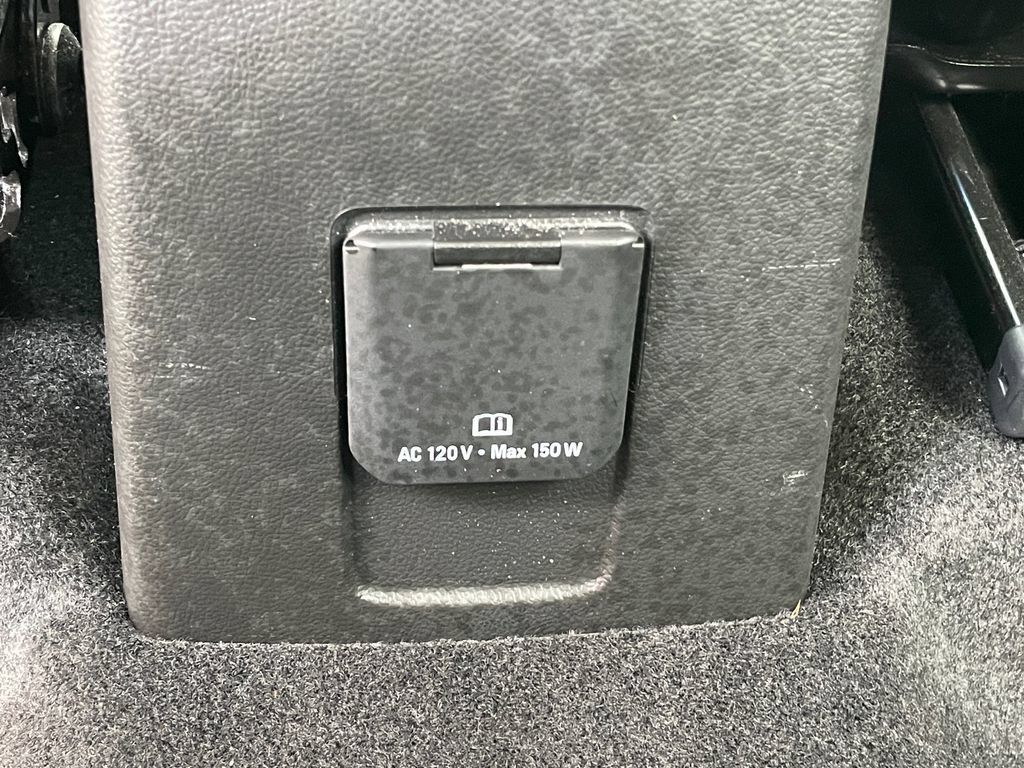 Certified 2022 Chevrolet Trax LT w/ LT Convenience Package AWD/4WD image 31