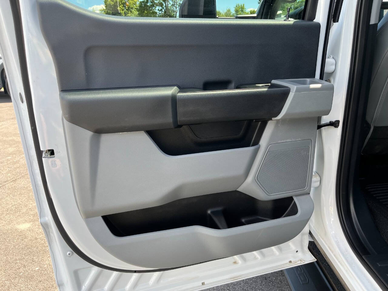 Used 2025 Ford F550 4x4 Crew Cab Super Duty image 18
