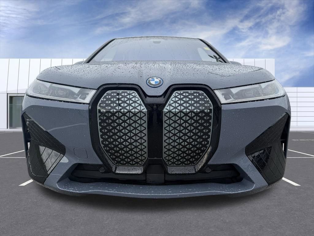 Used 2023 BMW iX M60 w/ Executive Package image 7