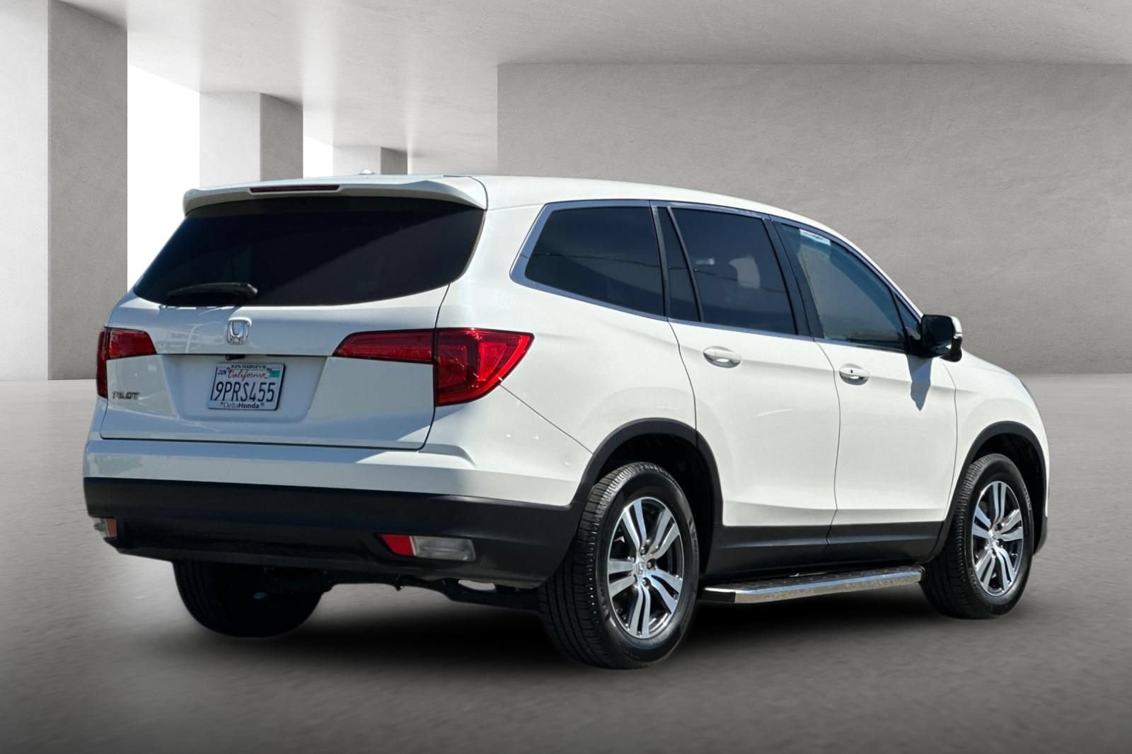Used 2017 Honda Pilot EX-L image 4