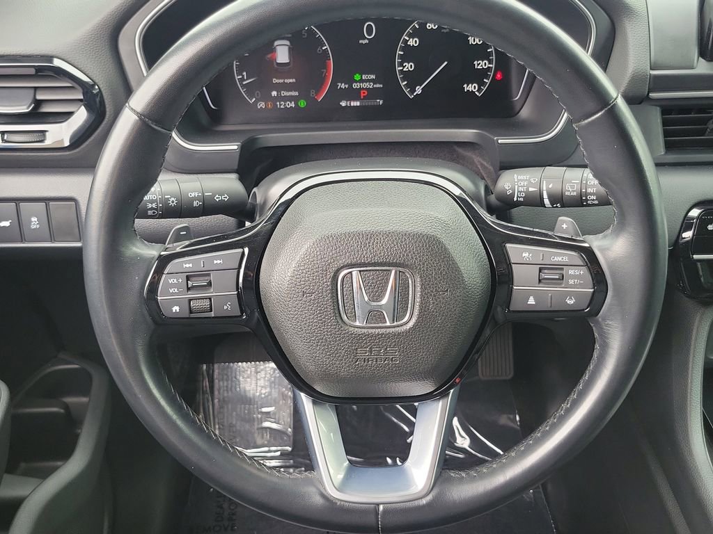 Certified 2025 Honda Pilot Touring image 24