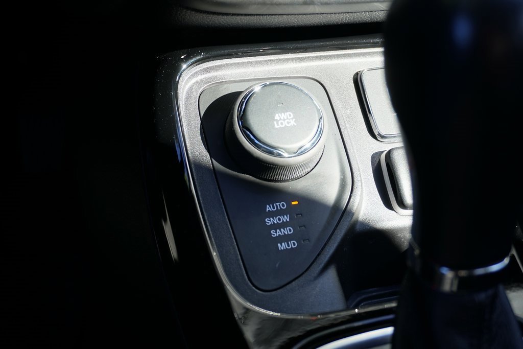 Used 2021 Jeep Compass Latitude w/ Sun and Sound Group image 18