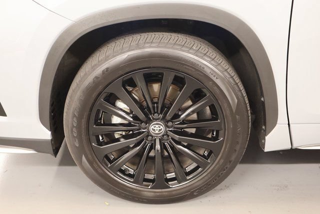 Certified 2025 Toyota Highlander XSE AWD/4WD image 9