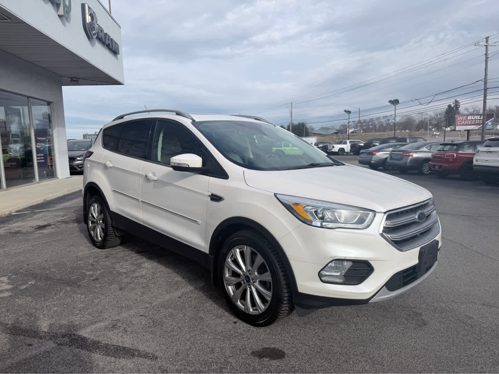 Used 2017 Ford Escape Titanium image 5