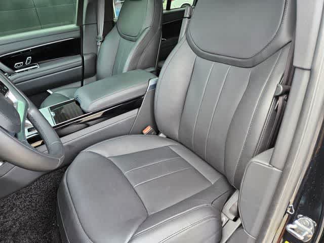Used 2025 Land Rover Range Rover SE AWD/4WD image 14