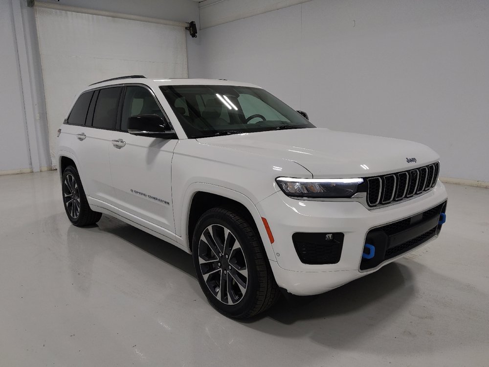 Used 2022 Jeep Grand Cherokee Overland w/ Advanced Protech Group III AWD/4WD image 13