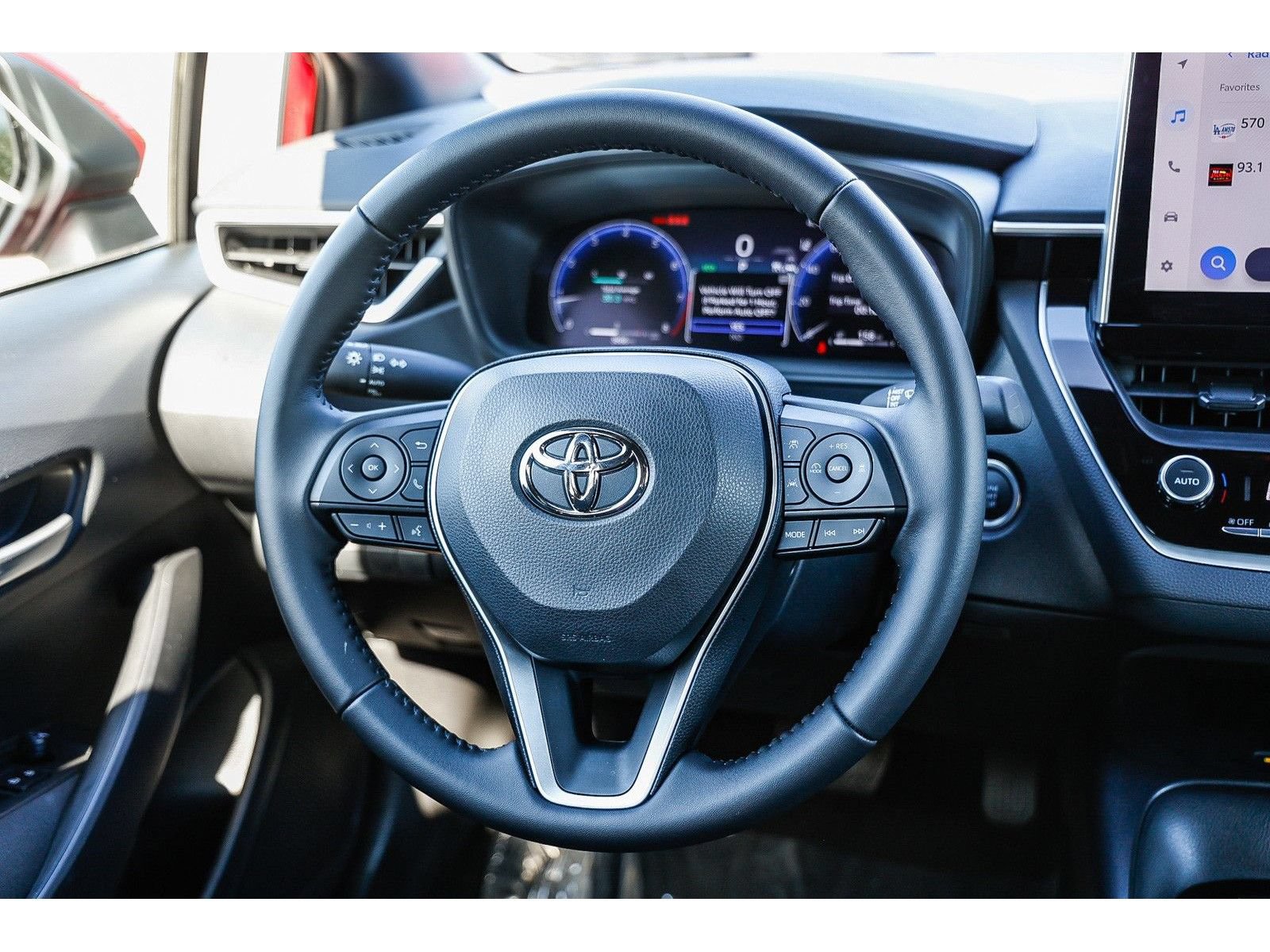 Used 2026 Toyota Corolla SE w/ SE Package FWD image 14