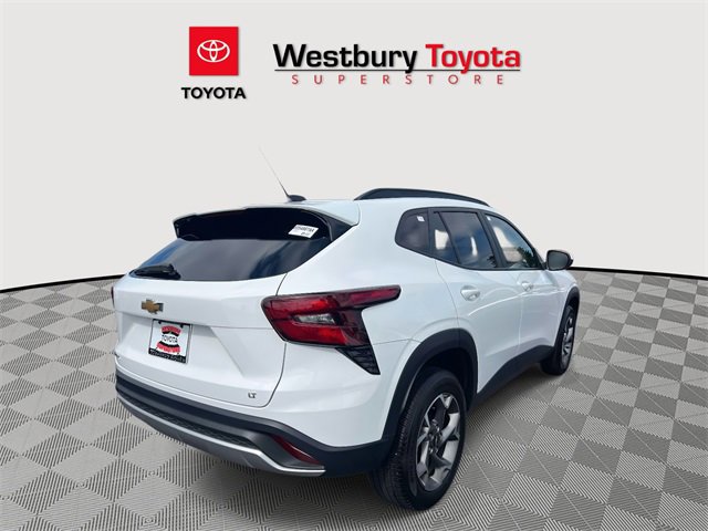 Used 2024 Chevrolet Trax LT w/ Driver Confidence Package image 5