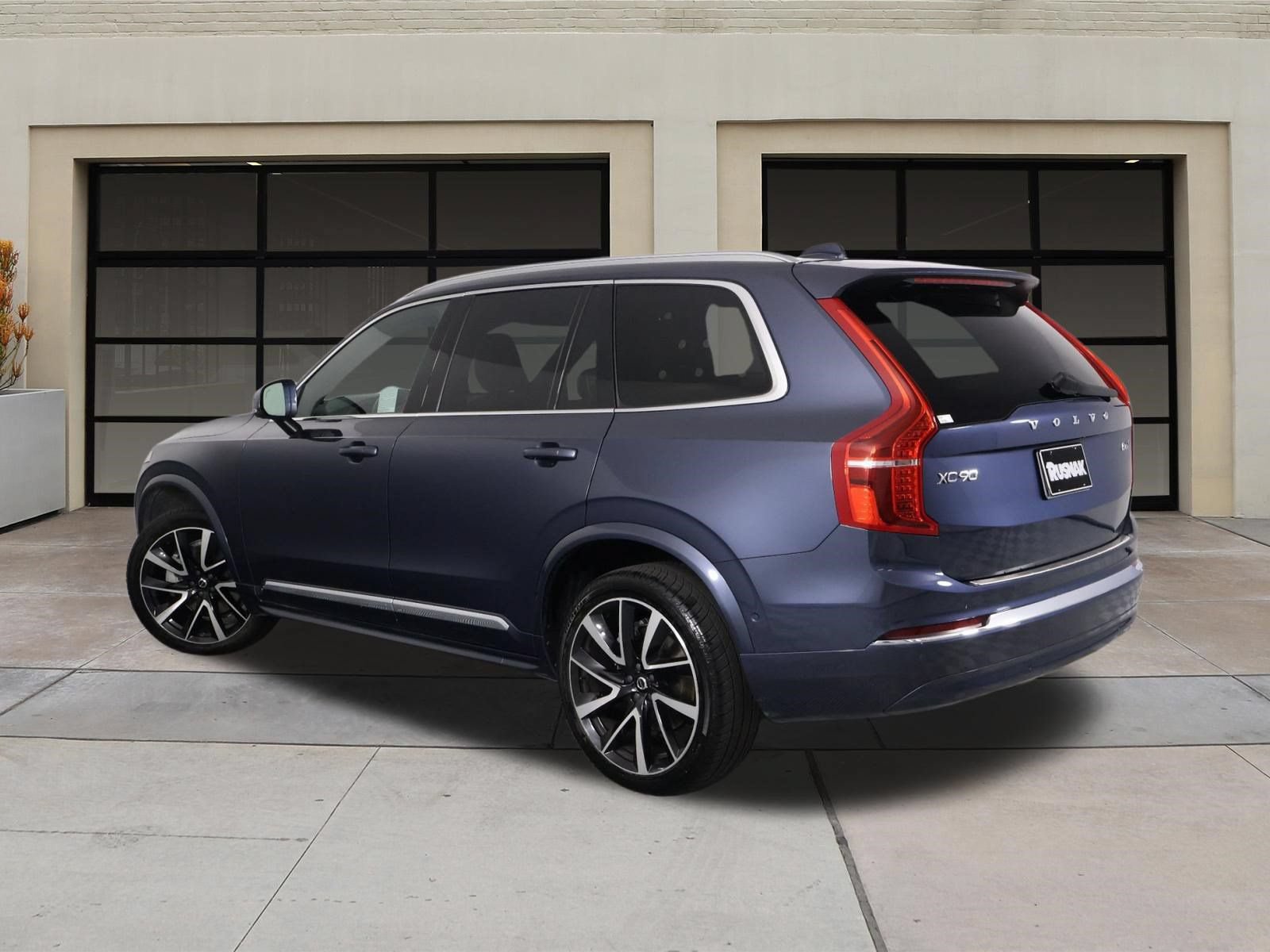 Used 2024 Volvo XC90 B6 Ultimate w/ Lounge Package AWD/4WD image 2