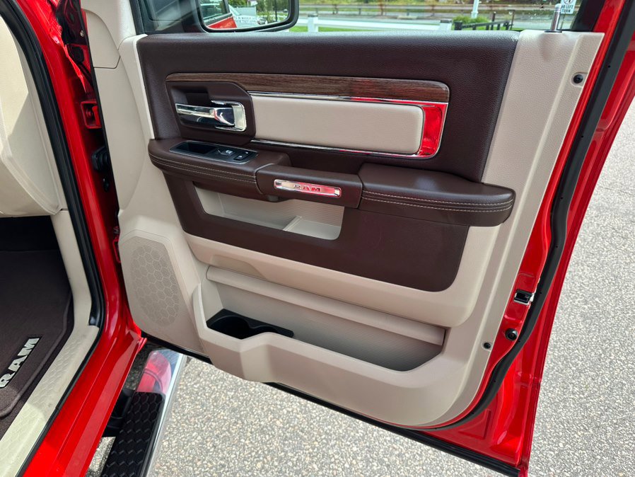 Used 2018 RAM 1500 Laramie w/ Convenience Group AWD/4WD image 10