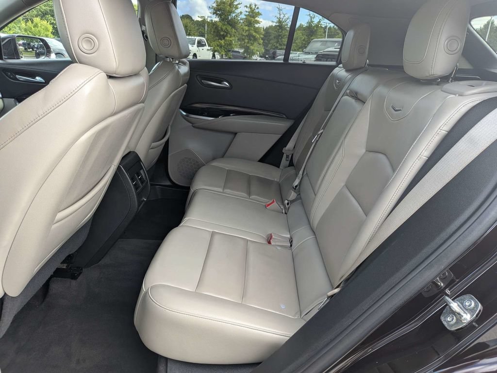 Used 2021 Cadillac XT4 Premium Luxury FWD image 13