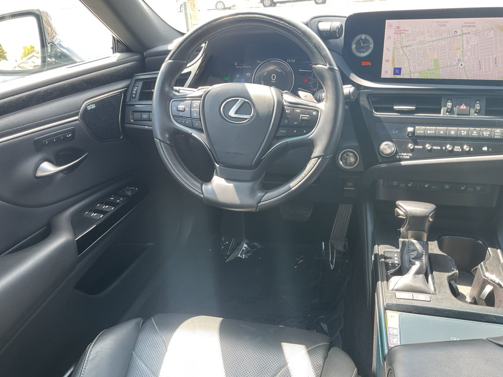 Used 2024 Lexus ES 300h w/ Accessory Package (Z2) FWD image 17