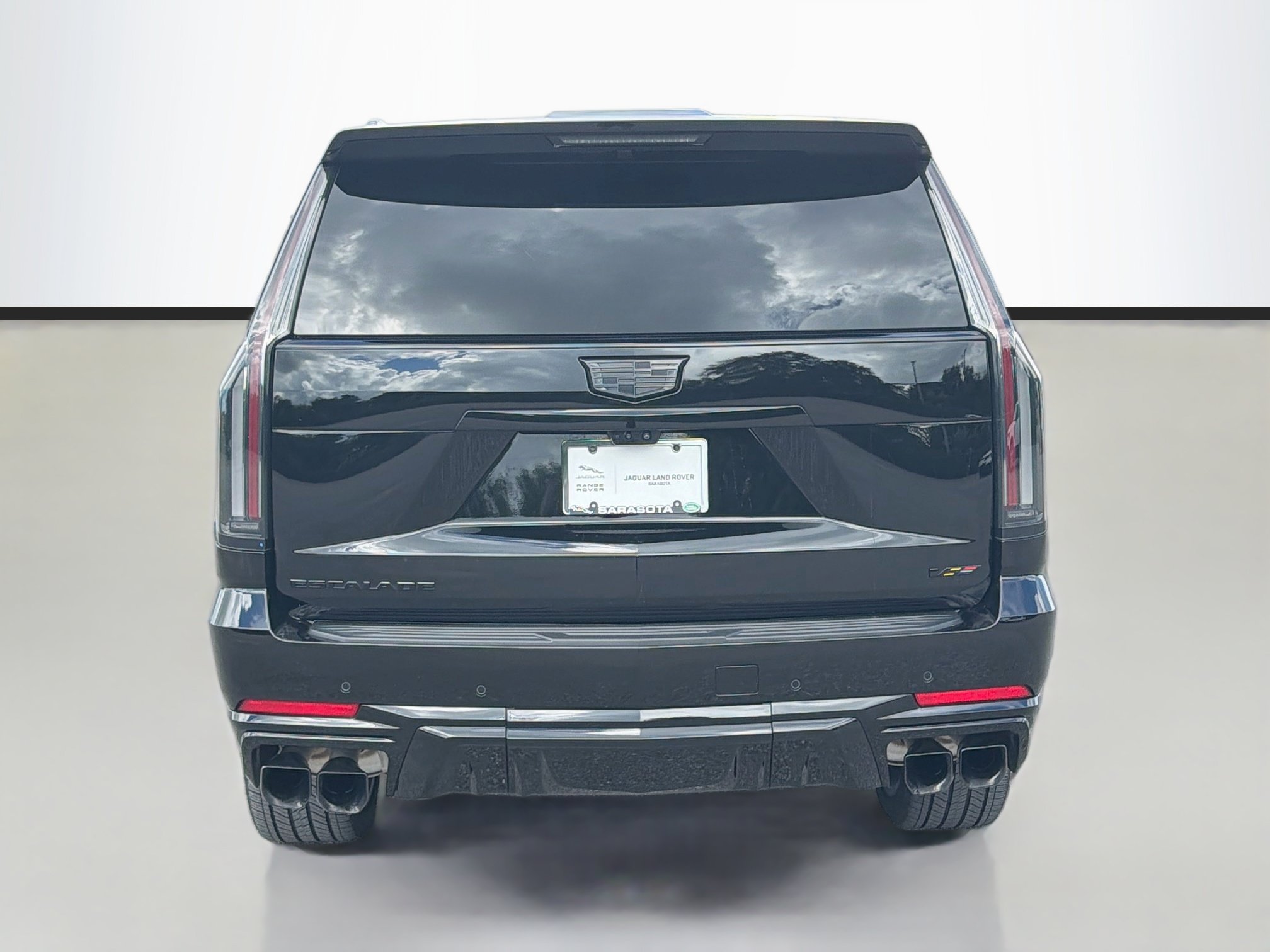 Used 2026 Cadillac Escalade V w/ LPO, ONYX Package AWD/4WD image 4