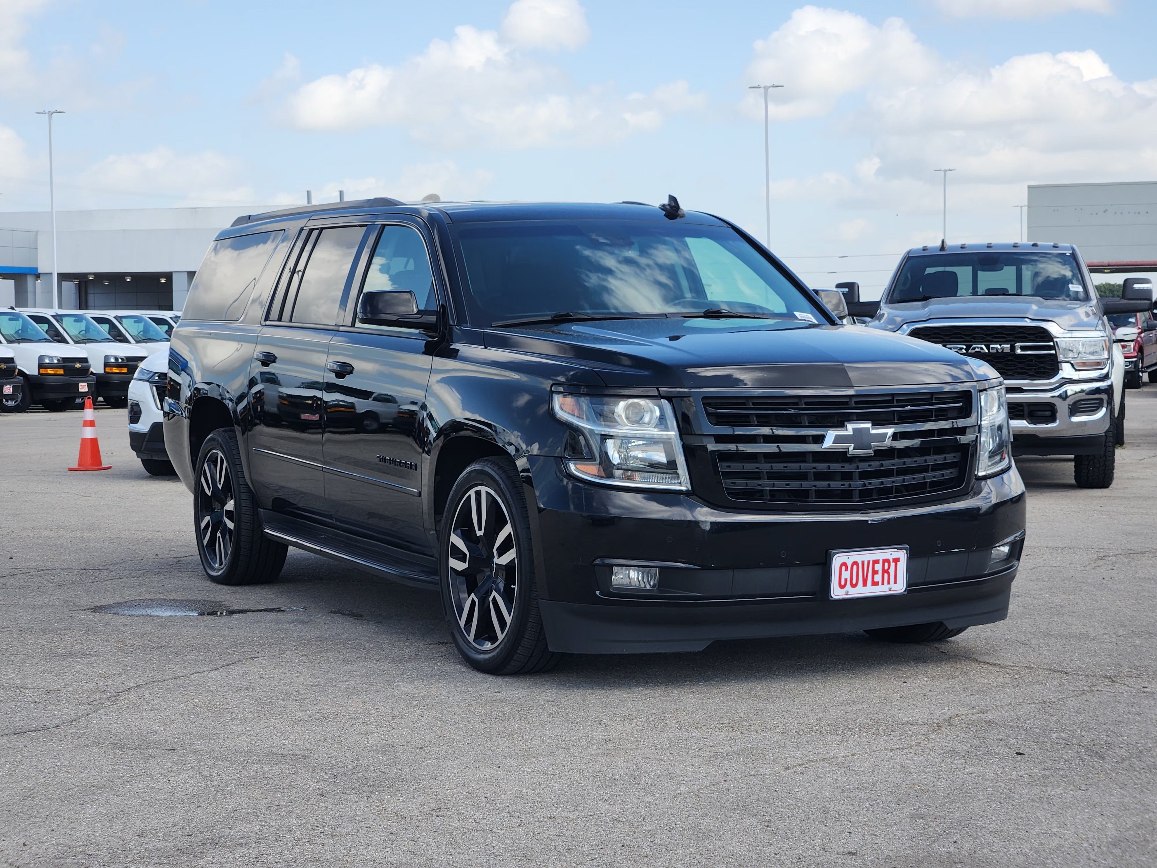 Used 2019 Chevrolet Suburban Premier AWD/4WD image 3