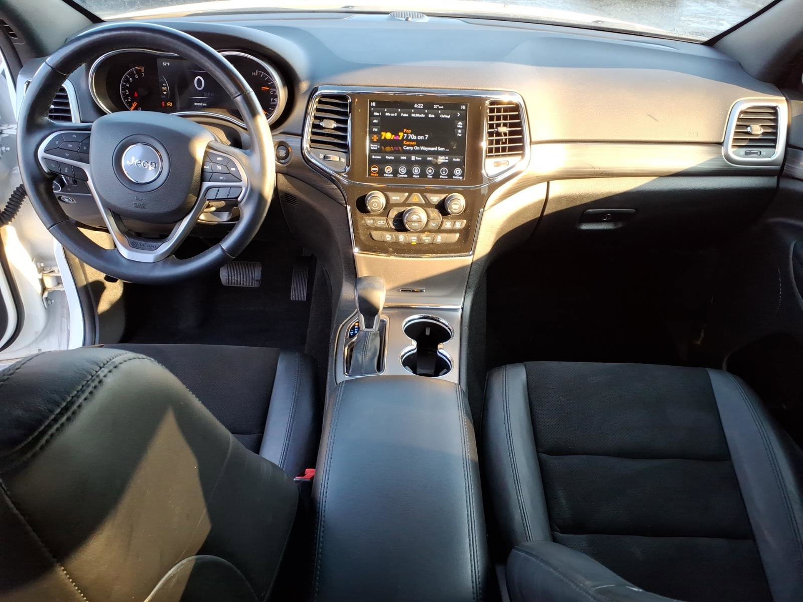 Used 2022 Jeep Grand Cherokee Laredo X image 24