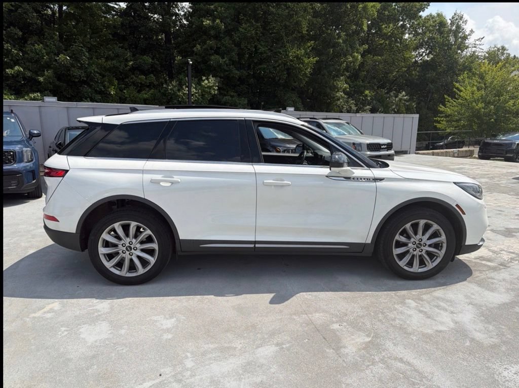 Used 2021 Lincoln Corsair AWD w/ Premium Package image 9
