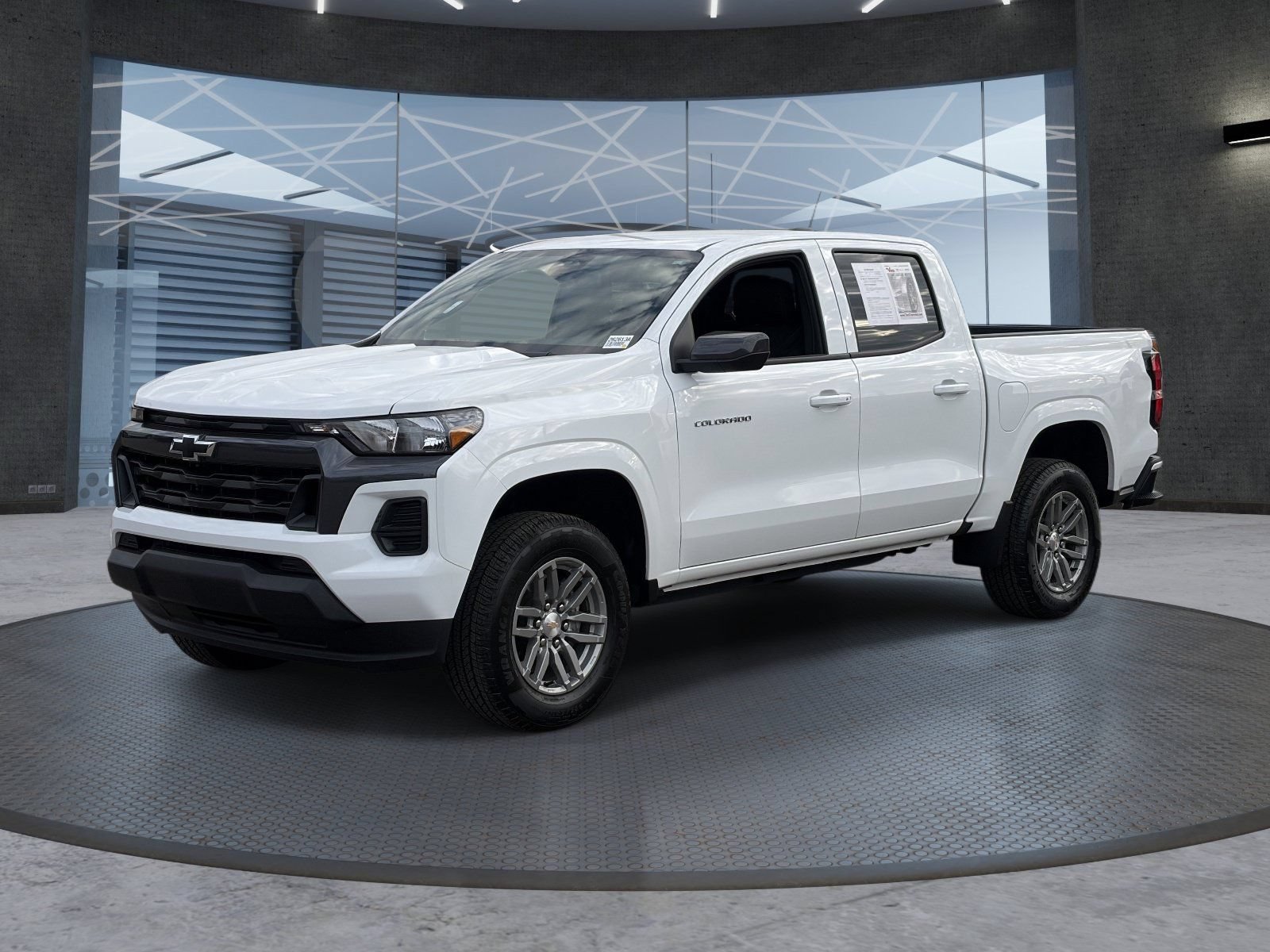 Certified 2026 Chevrolet Colorado LT RWD image 2